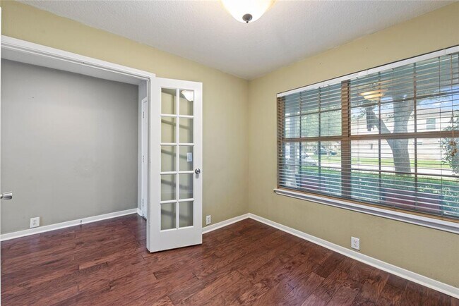 Building Photo - 9315 Copper Cove Dr