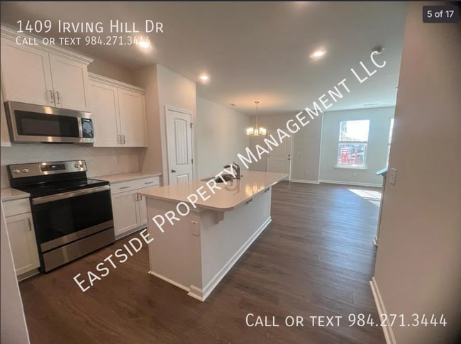 Building Photo - 1409 Irving Hl Dr