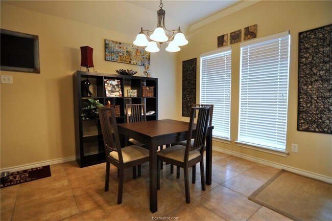 Foto del edificio - 200 Rugen Ln