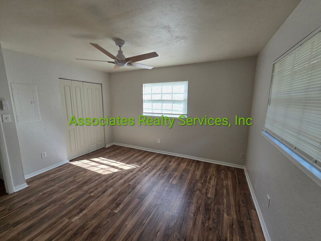 Home in Lake Ridge available mid summer! ... - Home in Lake Ridge available mid summer!  ...