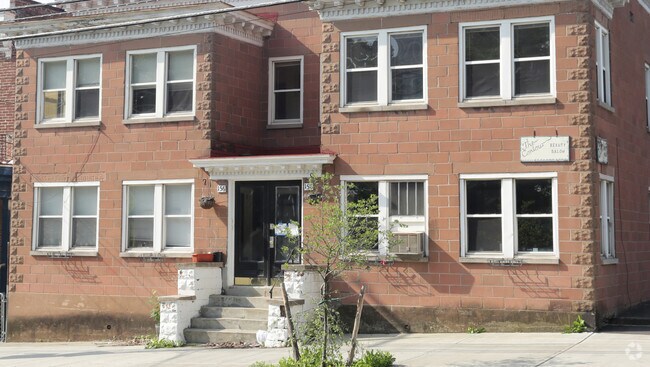 Foto del edificio - 156 Morton Ave