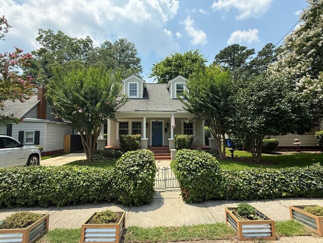 Foto del edificio - Gorgeous 4 Bed, 3 Bath Haymount Home