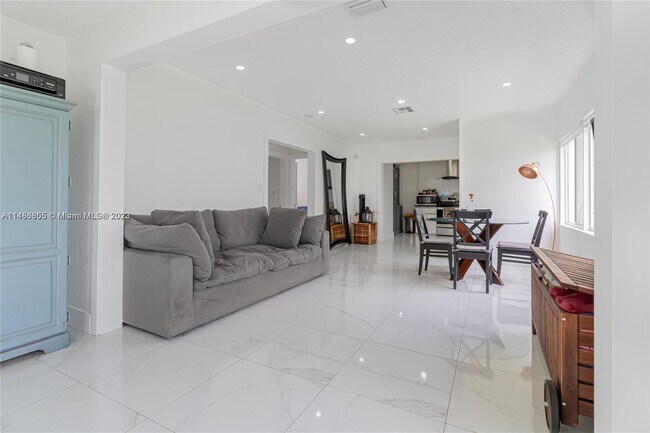 Foto del edificio - 1772 NW 3rd St