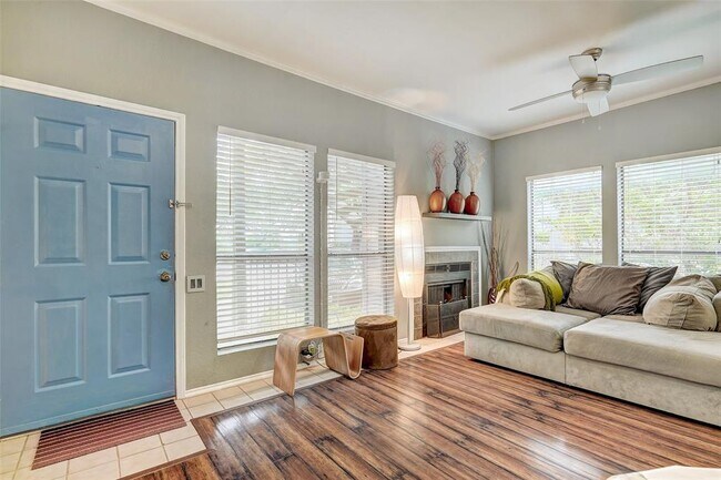 Foto del edificio - 802 S 1st St