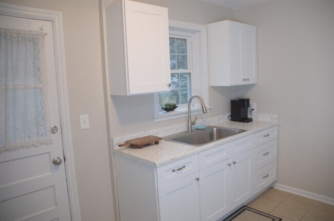 Building Photo - 2516 Derwent Dr SW