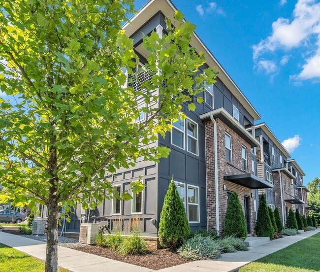 Welcome to The Eason in East! - Welcome to The Eason in East! Apartment