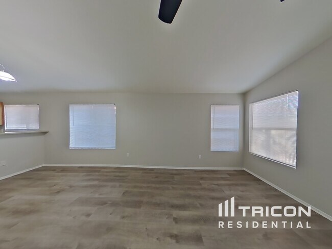 Foto del edificio - 12425 N 42nd Dr
