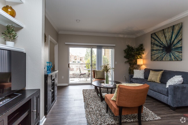 2BR, 1BA - Cannes - Regatta