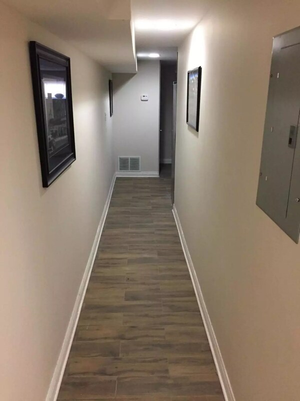 Foto del edificio - 2921 W Farragut Ave