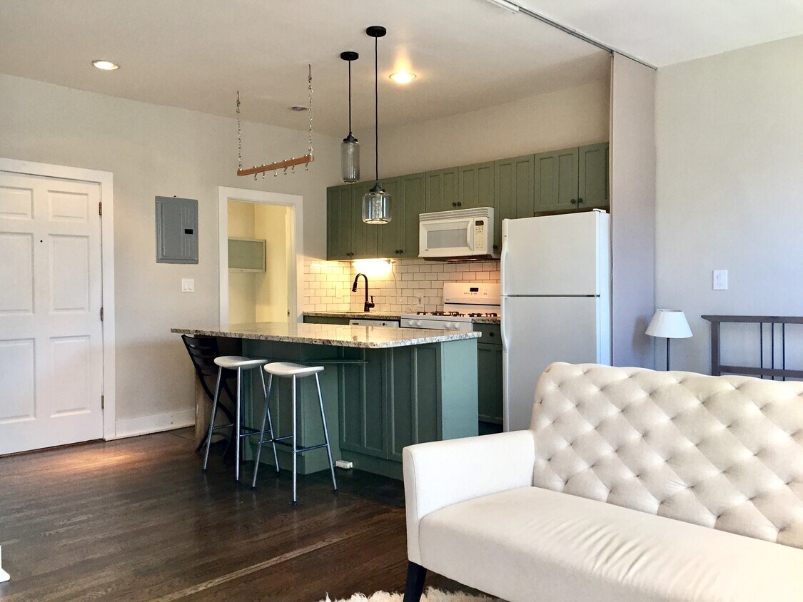 Foto principal - 558 Columbus Ave