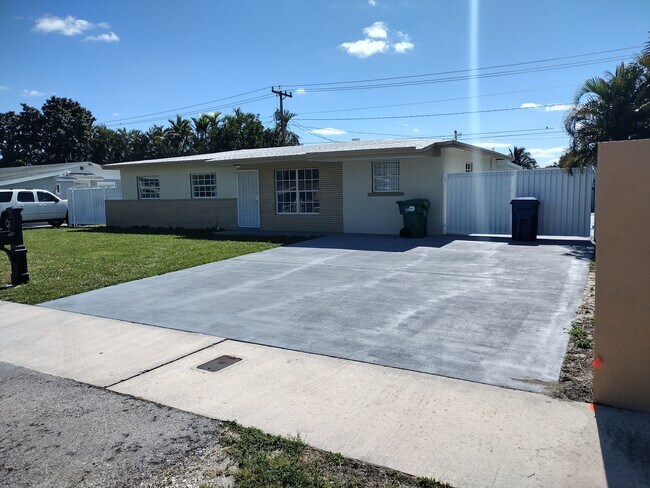 Building Photo - 5460 NW 181st Terrace