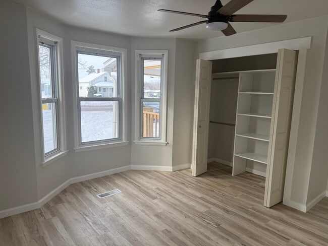 Building Photo - 414 Lincoln St