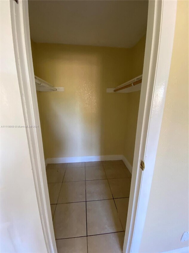 Building Photo - 4160 NW 21st St