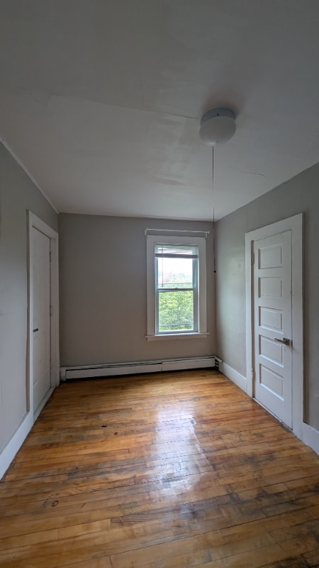 Foto del edificio - 472 Burgess St