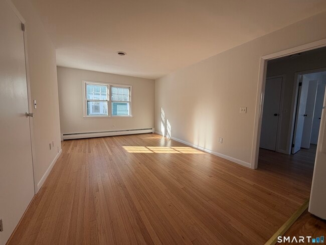 Foto del edificio - 130 Rock Spring Rd