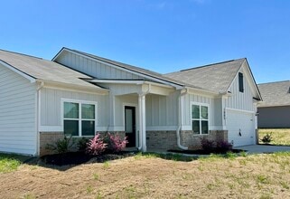 1005 Claas Wy