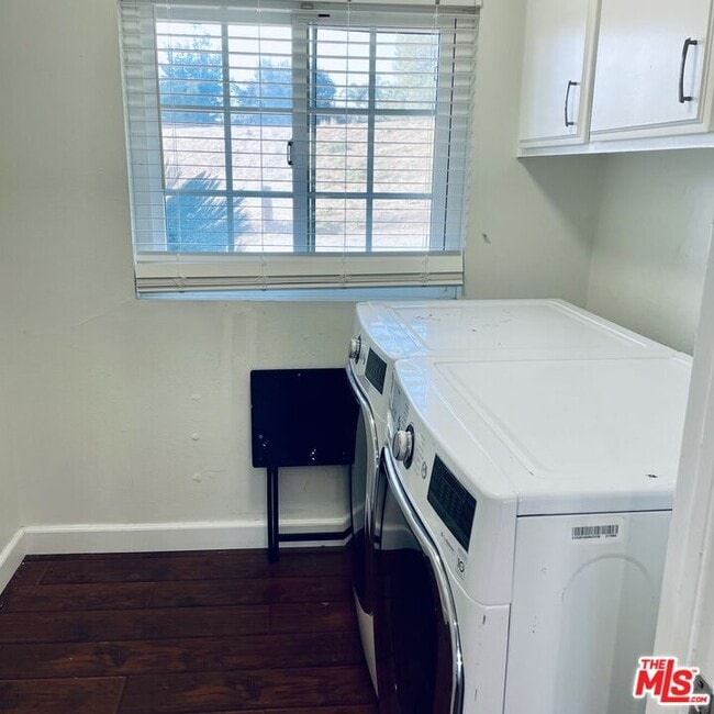 Building Photo - 11158 Newcastle Ave