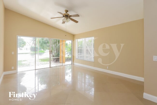 Foto del edificio - 6193 Lansdowne Cir