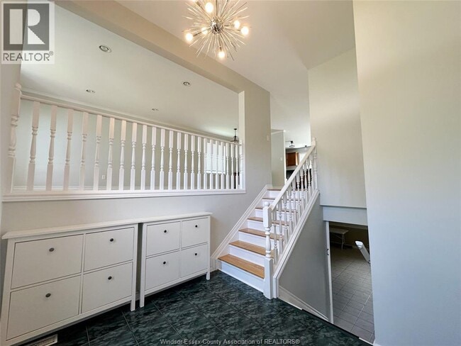 Building Photo - 1530 Outram Ave