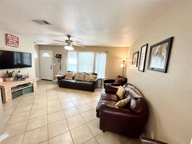 Building Photo - 125 Bolero Way