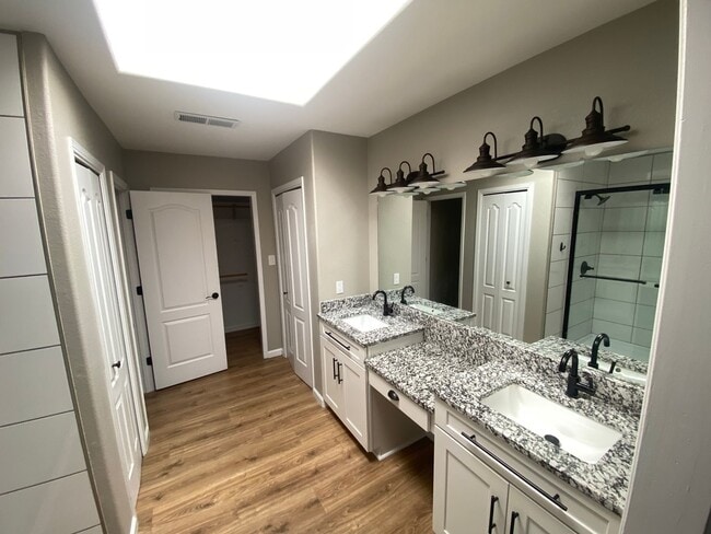 Building Photo - Beautiful 3 Bedroom home in the NE.