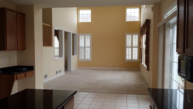 Building Photo - 920 McDole Dr