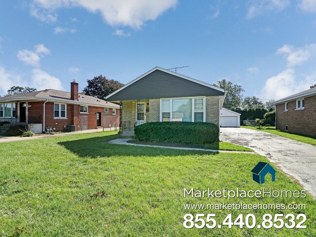 Building Photo - 466 E Butterfield Rd