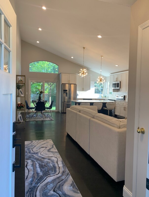 Foto del edificio - 2207 Stetson Creek Dr