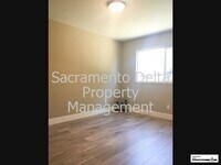 Charming 3 Bedroom 2 Bath Home in Rosemont