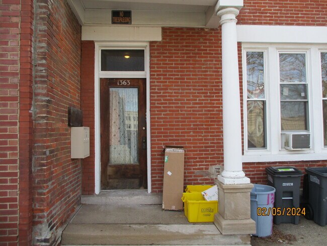 Foto del edificio - 1363 Iowa St