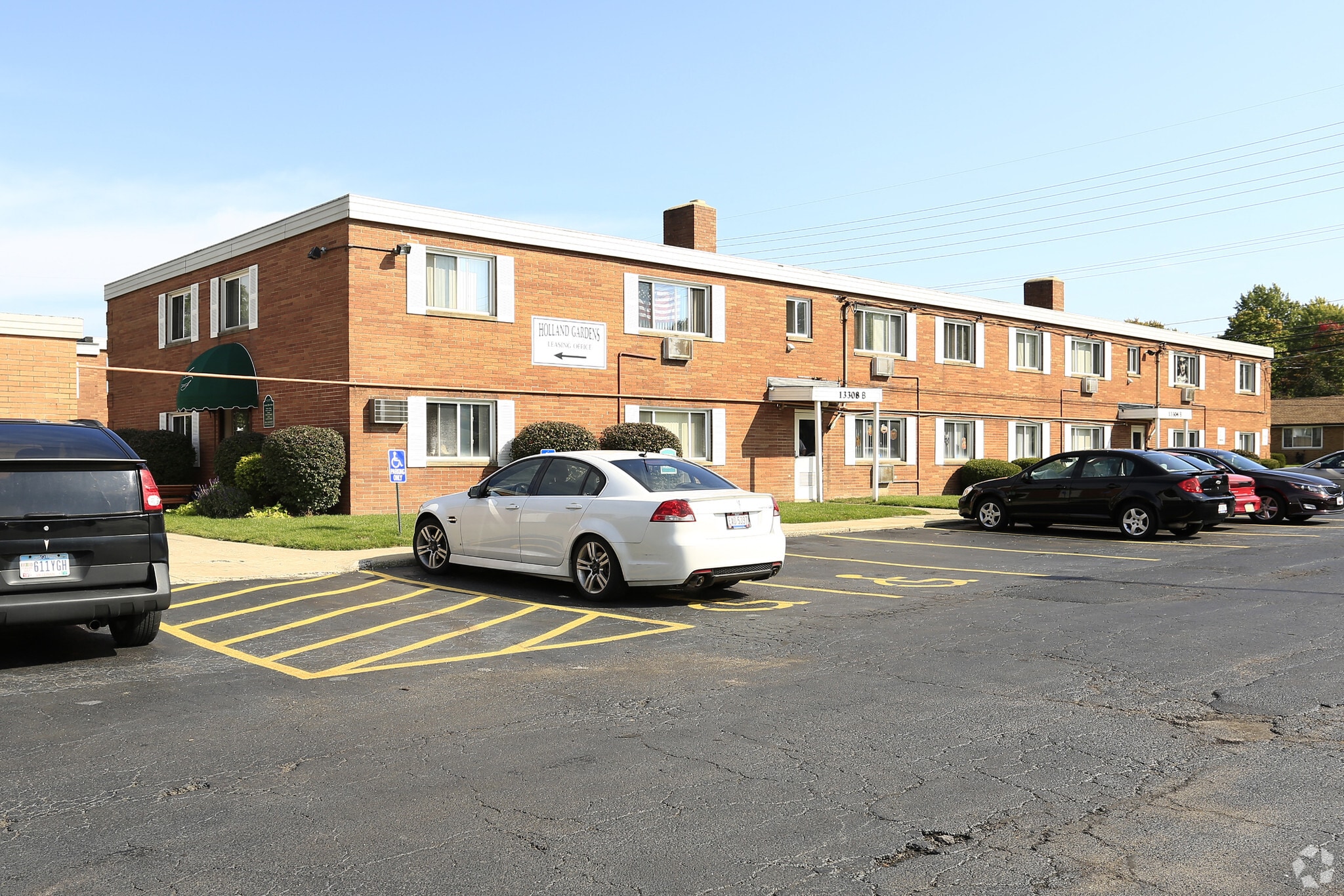 Holland Gardens Apartments – photo 5
