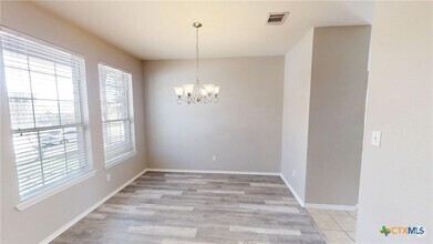 Building Photo - 2109 Vernice Dr