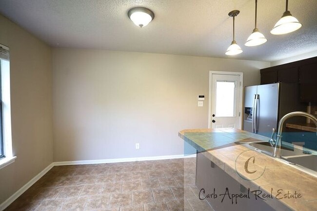 Foto del edificio - Beautiful 2 bedroom / 2 bath home with a fenced in yard!!