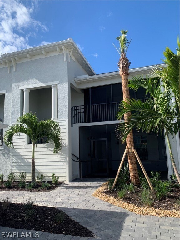 Foto del edificio - 15970 Grassland Ln
