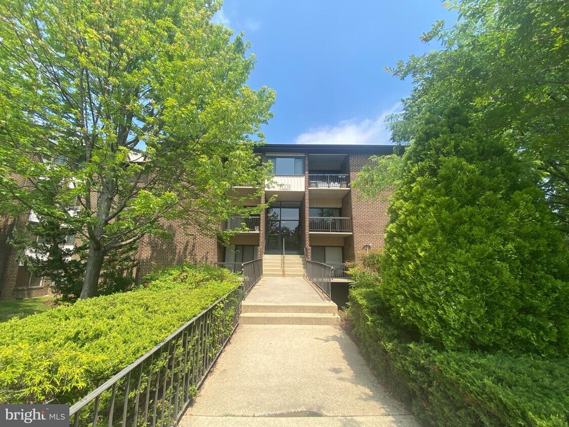 11238 Cherry Hill Rd Unit 40, Beltsville, MD 20705 Room for Rent in