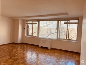 Building Photo - 4000 Tunlaw Rd NW