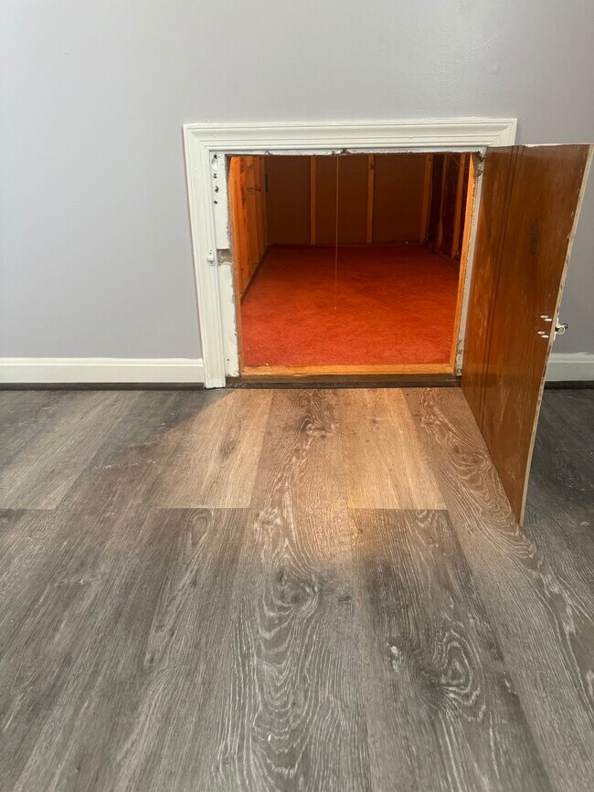 Building Photo - 5017 Rodgers Dr