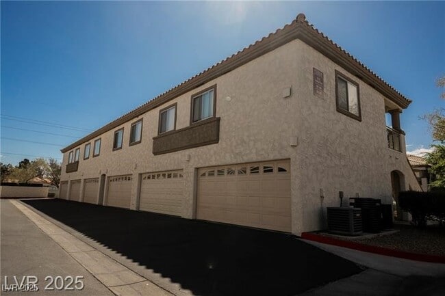 Building Photo - 5112 Jordan Frey St