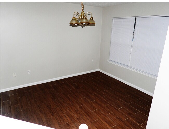 Foto del edificio - 203 Swaying Pine Ct