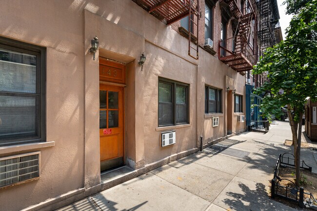 Building Photo - 143 Sullivan St