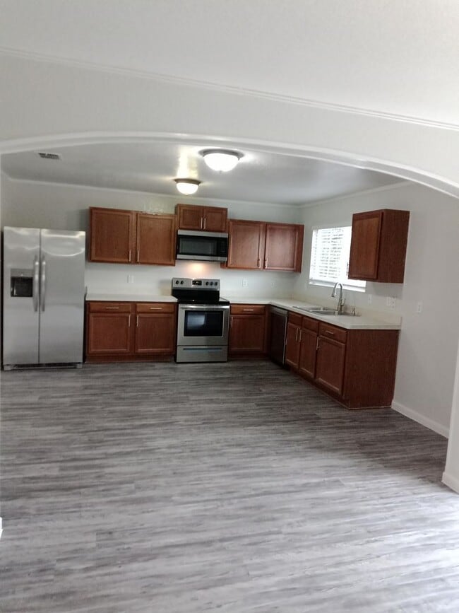 Foto del edificio - Spacious 4 Bed / 2.5 Bath Home