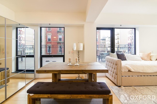 Building Photo - 227 Grand Street