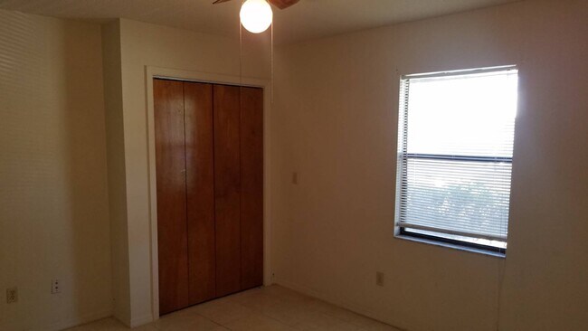Foto del edificio - 3759 NW Huntsboro St