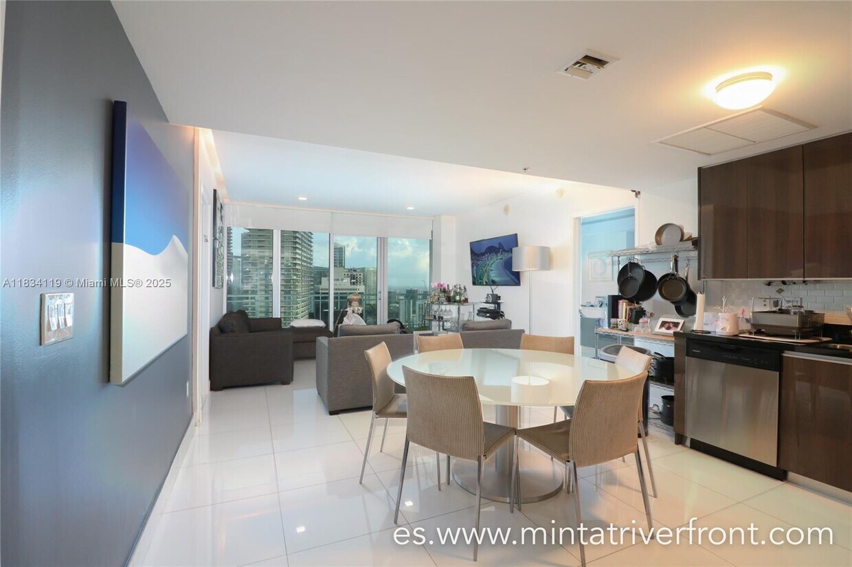Foto principal - 92 SW 3rd St