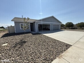 Building Photo - 2503-2505 S 47th Ave