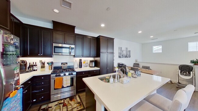 Foto del edificio - 2bd/2ba Townhome in Vineyard Village HOA