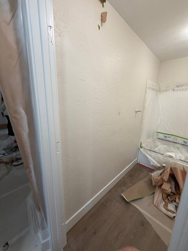 Building Photo - VINTAGE VAULT