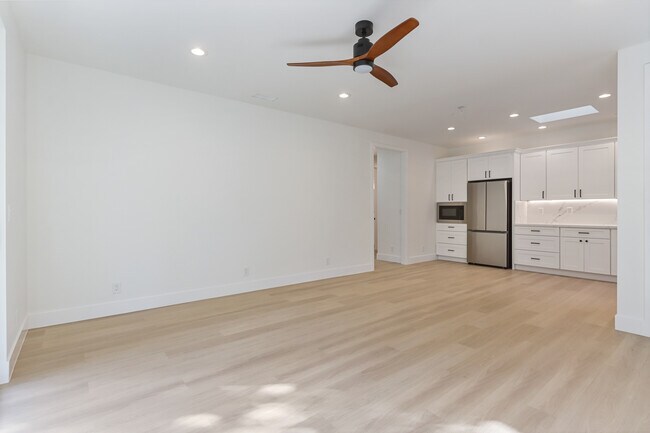 Foto del edificio - 552 Sequoia Dr