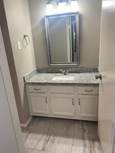 Foto del edificio - 2820 Camelot Ln