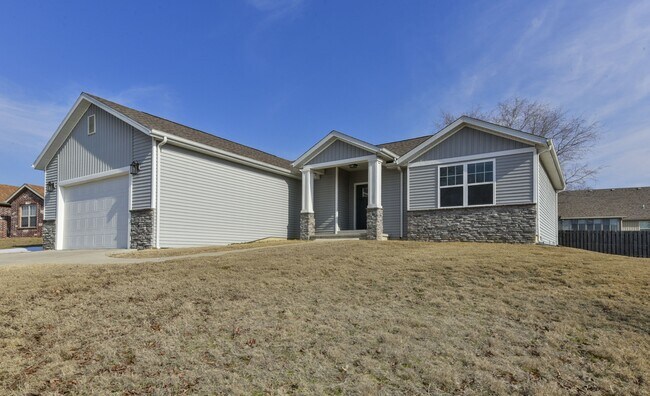 Foto del edificio - 343 Holts Lake Dr